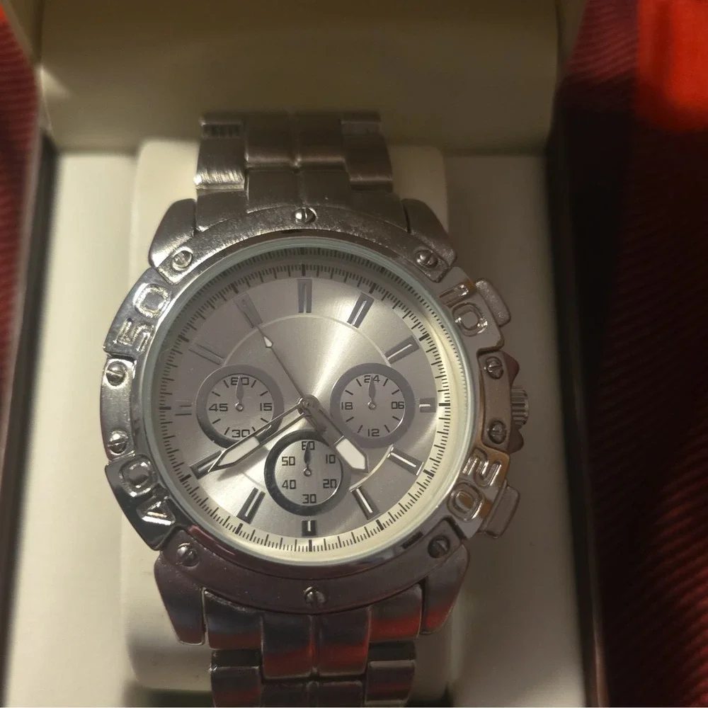 Great Northwest Clothing Company Men's Quartz 24-Hour Silver Dial Watch w/ Box